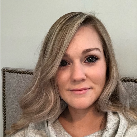 Meet your Posher, Jenna - Picture 1 of 1